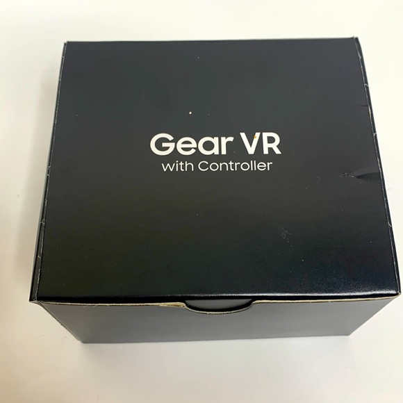 Gear VR Controller | Black New in Box | Wireless BlueTooth Brand | Gaming Piece - Picture 2 of 13